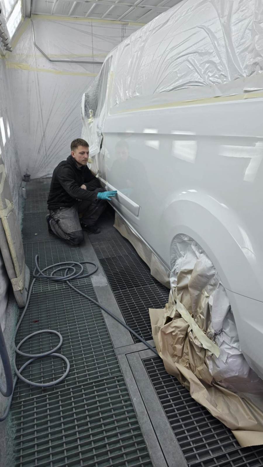 Lackierer transporter kabine – TRUPP KFZ-Service