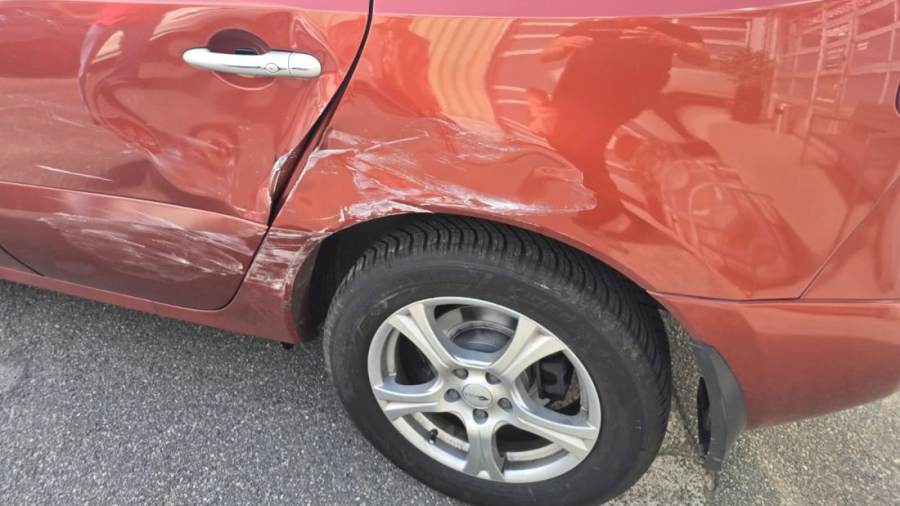 Unfallschaden rot seite – TRUPP KFZ-Service